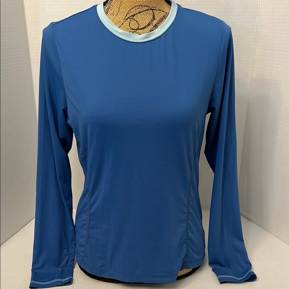 TITLE NINE LONG SLEEVE PERFORMANCE TOP MEDIUM